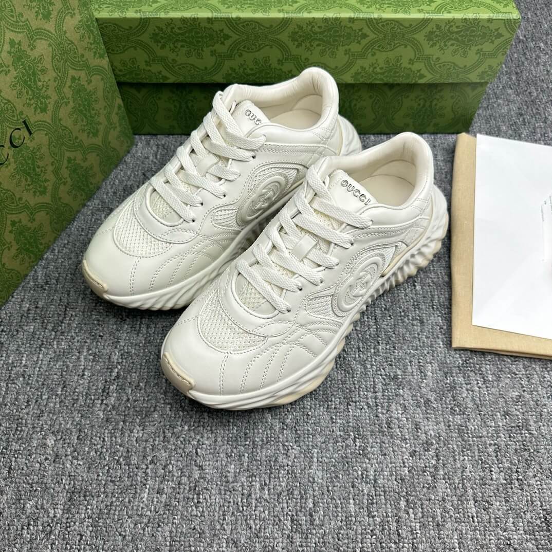 Classical Embroidery Beige Sneaker