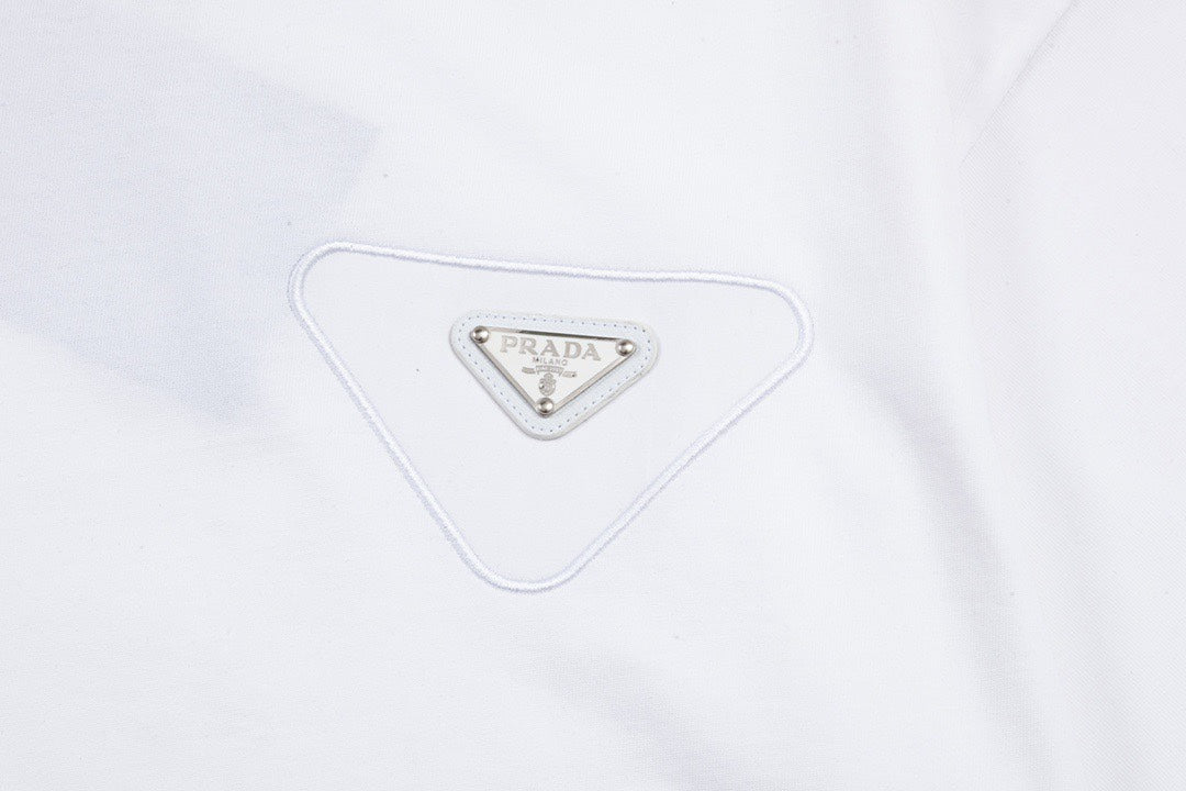 Metal Label Embroidery T Shirt